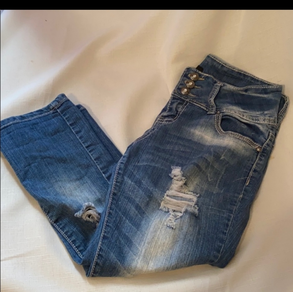 Sizzle jeans, reposhing as they did not fit